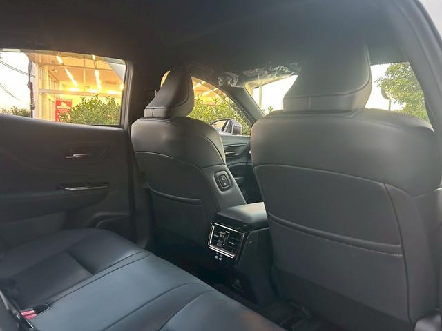 クラウンスポーツ Ｚ　禁煙　ワンオーナー　トヨタチームメイト　黒革　ＢＳＭ　ＨＵＤ　デジタルミラー　ワイヤレス充電　全周囲モニター　ナビＴＶ　エアーシート　シートヒーター　ハンドルヒーター　パワーバックドア　ＥＴＣ２．０（34枚目）