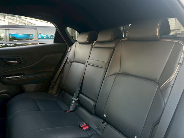 クラウンスポーツ Ｚ　禁煙　ワンオーナー　トヨタチームメイト　黒革　ＢＳＭ　ＨＵＤ　デジタルミラー　ワイヤレス充電　全周囲モニター　ナビＴＶ　エアーシート　シートヒーター　ハンドルヒーター　パワーバックドア　ＥＴＣ２．０（42枚目）