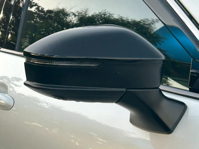 クラウンスポーツ Ｚ　禁煙　ワンオーナー　トヨタチームメイト　黒革　ＢＳＭ　ＨＵＤ　デジタルミラー　ワイヤレス充電　全周囲モニター　ナビＴＶ　エアーシート　シートヒーター　ハンドルヒーター　パワーバックドア　ＥＴＣ２．０（50枚目）