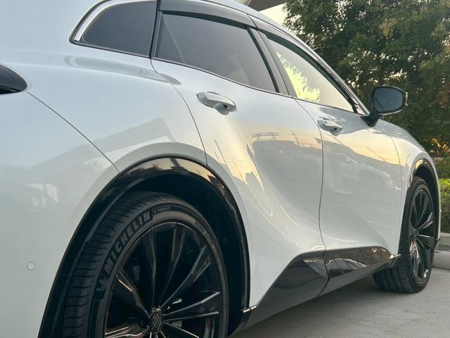 クラウンスポーツ Ｚ　禁煙　ワンオーナー　トヨタチームメイト　黒革　ＢＳＭ　ＨＵＤ　デジタルミラー　ワイヤレス充電　全周囲モニター　ナビＴＶ　エアーシート　シートヒーター　ハンドルヒーター　パワーバックドア　ＥＴＣ２．０（53枚目）