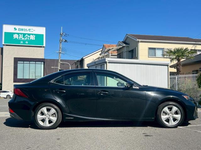 ＩＳ ＩＳ３００ｈ　禁煙　メーカーナビ　フルセグＴＶ　バックカメラ　パワーシート　シートヒーター　コンビシート　ＥＴＣ　パドルシフト　レーダークルーズ　レーンキープ　衝突軽減システム　スマートキー　１６インチアルミ（11枚目）