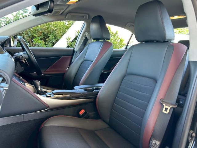 ＩＳ ＩＳ３００ｈ　禁煙　メーカーナビ　フルセグＴＶ　バックカメラ　パワーシート　シートヒーター　コンビシート　ＥＴＣ　パドルシフト　レーダークルーズ　レーンキープ　衝突軽減システム　スマートキー　１６インチアルミ（36枚目）