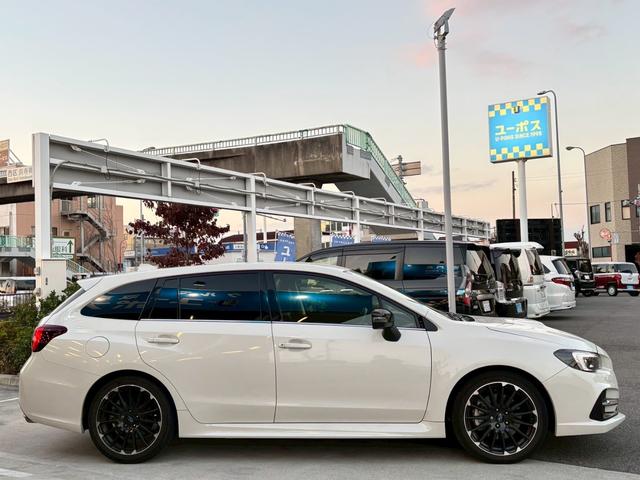 レヴォーグ ２．０ＳＴＩスポーツアイサイト　ブラックセレクション　ワンオーナー　禁煙　ナビ／ＡＶＩＣ－ＲＬ９０２ＺＰ　フルセグＴＶ　バックカメラ　サイドカメラ　レカロシート　レーダークルーズ　レーンアシスト　衝突軽減　パドルシフト　ＢＳＭ　ＥＴＣ　パワーシート（11枚目）