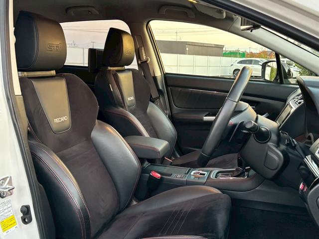 レヴォーグ ２．０ＳＴＩスポーツアイサイト　ブラックセレクション　ワンオーナー　禁煙　ナビ／ＡＶＩＣ－ＲＬ９０２ＺＰ　フルセグＴＶ　バックカメラ　サイドカメラ　レカロシート　レーダークルーズ　レーンアシスト　衝突軽減　パドルシフト　ＢＳＭ　ＥＴＣ　パワーシート（16枚目）