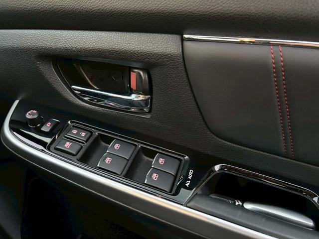 レヴォーグ ２．０ＳＴＩスポーツアイサイト　ブラックセレクション　ワンオーナー　禁煙　ナビ／ＡＶＩＣ－ＲＬ９０２ＺＰ　フルセグＴＶ　バックカメラ　サイドカメラ　レカロシート　レーダークルーズ　レーンアシスト　衝突軽減　パドルシフト　ＢＳＭ　ＥＴＣ　パワーシート（22枚目）