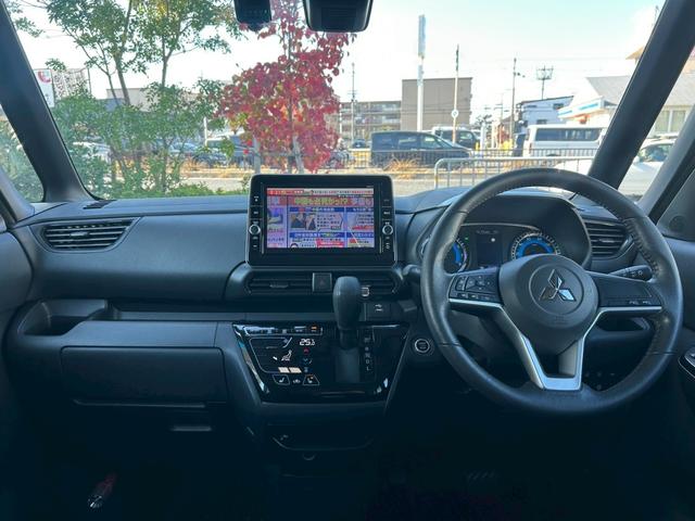 ｅＫクロススペース Ｇ　プラスエディション　禁煙　純正９インチナビ／ＭＭ３２０Ｄ－ＬＭ　全周囲モニター　フルセグテレビ　両側パワースライドドア　シートヒーター　ＥＴＣ　電格ミラー　クリアランスソナー　スマートキー二個　１５インチアルミ（8枚目）