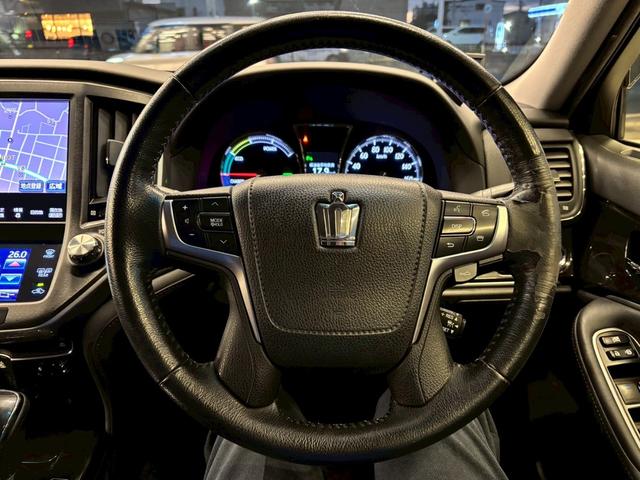 クラウンハイブリッド アスリートＳ　ワンオーナ　禁煙　メーカーナビ　フルセグテレビ　バックカメラ　パワーシート　シートヒーター　ステアリングヒーター　ＥＴＣ　クルーズコントロール　衝突軽減システム　ウェッズ１８インチアルミ　電格ミラー（17枚目）