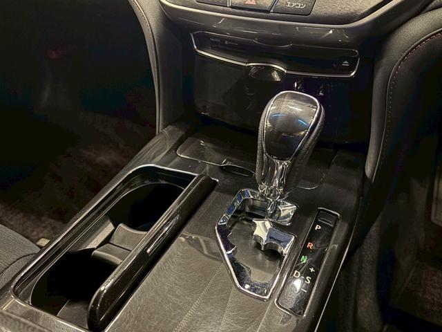 クラウンハイブリッド アスリートＳ　ワンオーナ　禁煙　メーカーナビ　フルセグテレビ　バックカメラ　パワーシート　シートヒーター　ステアリングヒーター　ＥＴＣ　クルーズコントロール　衝突軽減システム　ウェッズ１８インチアルミ　電格ミラー（30枚目）