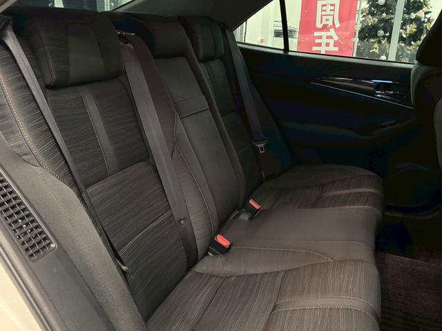 クラウンハイブリッド アスリートＳ　ワンオーナ　禁煙　メーカーナビ　フルセグテレビ　バックカメラ　パワーシート　シートヒーター　ステアリングヒーター　ＥＴＣ　クルーズコントロール　衝突軽減システム　ウェッズ１８インチアルミ　電格ミラー（32枚目）