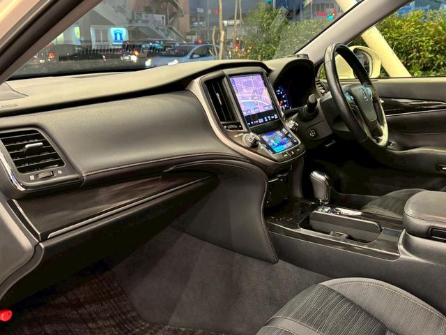 クラウンハイブリッド アスリートＳ　ワンオーナ　禁煙　メーカーナビ　フルセグテレビ　バックカメラ　パワーシート　シートヒーター　ステアリングヒーター　ＥＴＣ　クルーズコントロール　衝突軽減システム　ウェッズ１８インチアルミ　電格ミラー（34枚目）