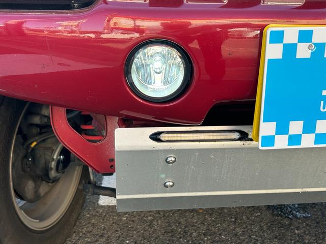 ジムニー クロスアドベンチャーＸＣ　ユーザー買取禁煙カロッツリアナビフルセグ地デジＴＶＥＴＣＲカメラオーニングルーフキャリアＤ席レカロシート（純正有）リフトアップラダーオーニング外マフラー外ＬＥＤ（ヘッドフォグテール）デイライトツイータ（6枚目）