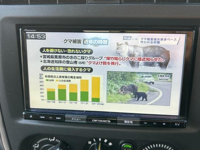 ジムニー クロスアドベンチャーＸＣ　ユーザー買取禁煙カロッツリアナビフルセグ地デジＴＶＥＴＣＲカメラオーニングルーフキャリアＤ席レカロシート（純正有）リフトアップラダーオーニング外マフラー外ＬＥＤ（ヘッドフォグテール）デイライトツイータ（24枚目）