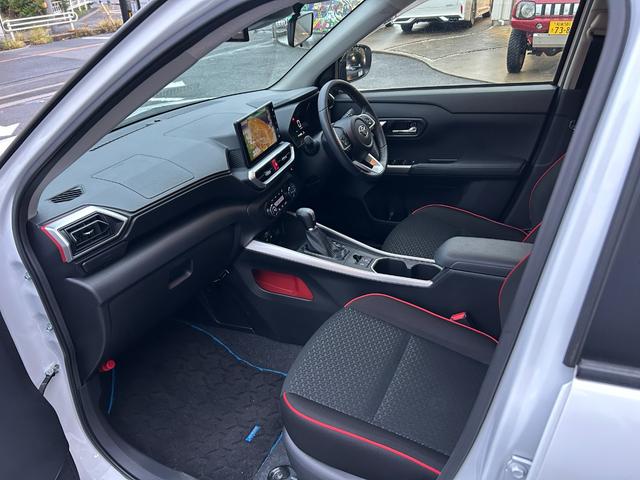 ライズ Z MOP(9inchディスプレイオーディオ/ フルセグTV/パノラミックビューモニター/BSM/リアクロストラフックアラート/アクセサリーコンセント)純正(Tz前後ドラレコ/ETC/マット/バイザー)(35枚目)