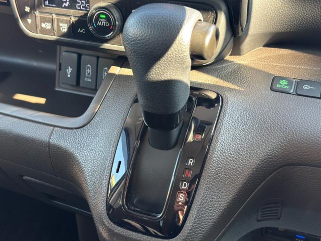 Ｎ－ＢＯＸ Ｌ　コーディネートスタイル　コーディネートスタイル（ツートンカラー）／ホンダセンシング／純正ナビ・地デジＴＶ・Ｂガイドモニター／両側パワースライドドア／カーテンエアバッグ／ＬＥＤヘッドライト／ＥＴＣ／ドライブレコーダー（21枚目）