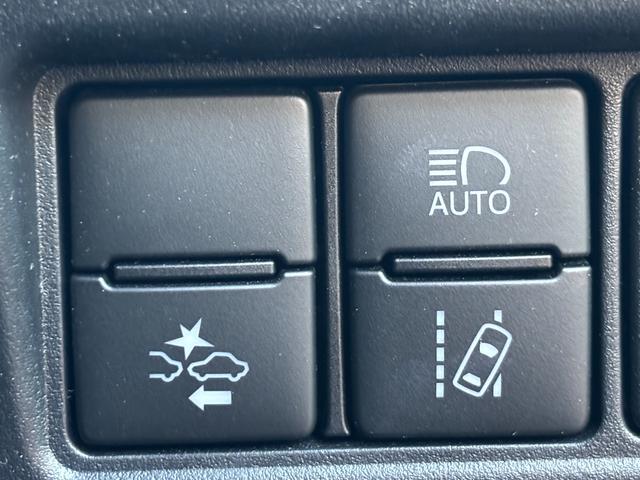 ヴォクシー ＺＳ　煌ＩＩＩ　ワンオーナー／禁煙車ナノイーアルパイン（１１インチナビ／フルセグ　ＦＤモニター／前後ドラレコ／ＥＴＣ２．０）／セーフティセンスインテリジェントクリアランスソナー／両側パワスラ／ブラック合皮コンビシート（17枚目）