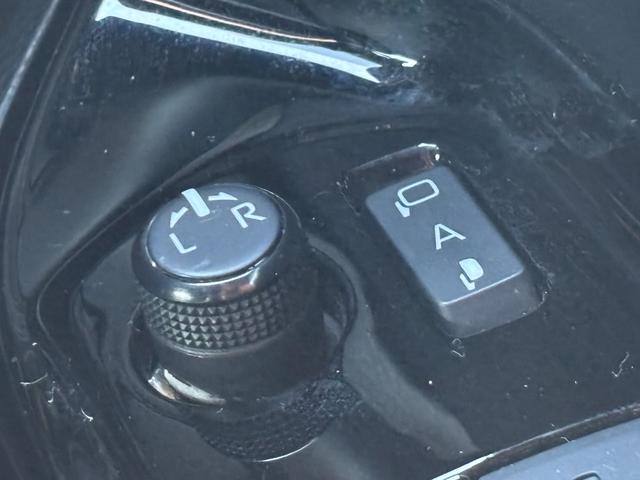 ヴォクシー ＺＳ　煌ＩＩＩ　ワンオーナー／禁煙車ナノイーアルパイン（１１インチナビ／フルセグ　ＦＤモニター／前後ドラレコ／ＥＴＣ２．０）／セーフティセンスインテリジェントクリアランスソナー／両側パワスラ／ブラック合皮コンビシート（21枚目）