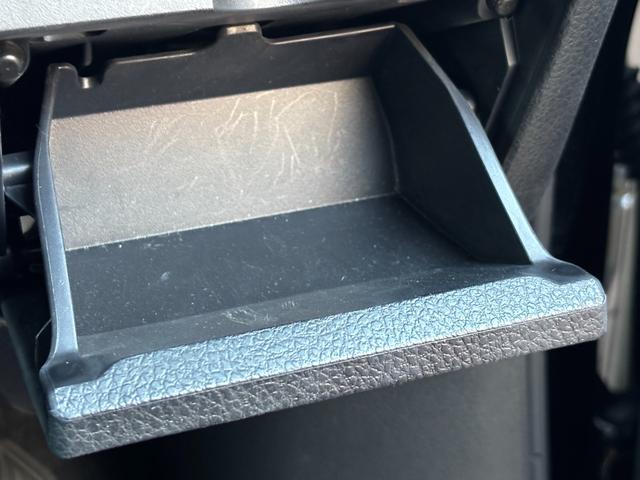 ヴォクシー ＺＳ　煌ＩＩＩ　ワンオーナー／禁煙車ナノイーアルパイン（１１インチナビ／フルセグ　ＦＤモニター／前後ドラレコ／ＥＴＣ２．０）／セーフティセンスインテリジェントクリアランスソナー／両側パワスラ／ブラック合皮コンビシート（35枚目）