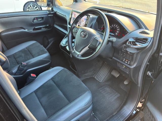ヴォクシー ＺＳ　煌ＩＩＩ　ワンオーナー／禁煙車ナノイーアルパイン（１１インチナビ／フルセグ　ＦＤモニター／前後ドラレコ／ＥＴＣ２．０）／セーフティセンスインテリジェントクリアランスソナー／両側パワスラ／ブラック合皮コンビシート（39枚目）