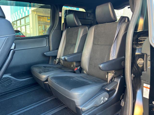 ヴォクシー ＺＳ　煌ＩＩＩ　ワンオーナー／禁煙車ナノイーアルパイン（１１インチナビ／フルセグ　ＦＤモニター／前後ドラレコ／ＥＴＣ２．０）／セーフティセンスインテリジェントクリアランスソナー／両側パワスラ／ブラック合皮コンビシート（43枚目）
