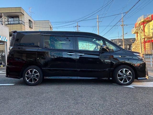 ヴォクシー ＺＳ　煌ＩＩＩ　ワンオーナー／禁煙車ナノイーアルパイン（１１インチナビ／フルセグ　ＦＤモニター／前後ドラレコ／ＥＴＣ２．０）／セーフティセンスインテリジェントクリアランスソナー／両側パワスラ／ブラック合皮コンビシート（58枚目）