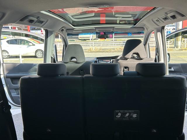 ステップワゴンスパーダ Ｚ　ワンオーナー／禁煙／キセノン／ＥＴＣ／Ｒカメラ／ディラーＯＰ（ギャザーズナビフルセグ地デジＴＶ、フローリングフロア）パノラマサンルーフ（13枚目）