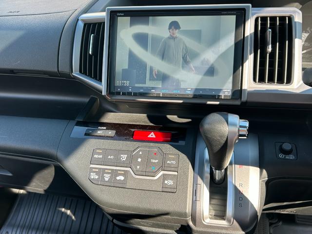 ステップワゴンスパーダ Ｚ　ワンオーナー／禁煙／キセノン／ＥＴＣ／Ｒカメラ／ディラーＯＰ（ギャザーズナビフルセグ地デジＴＶ、フローリングフロア）パノラマサンルーフ（21枚目）