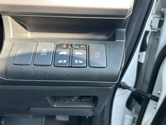 ステップワゴンスパーダ Ｚ　ワンオーナー／禁煙／キセノン／ＥＴＣ／Ｒカメラ／ディラーＯＰ（ギャザーズナビフルセグ地デジＴＶ、フローリングフロア）パノラマサンルーフ（25枚目）