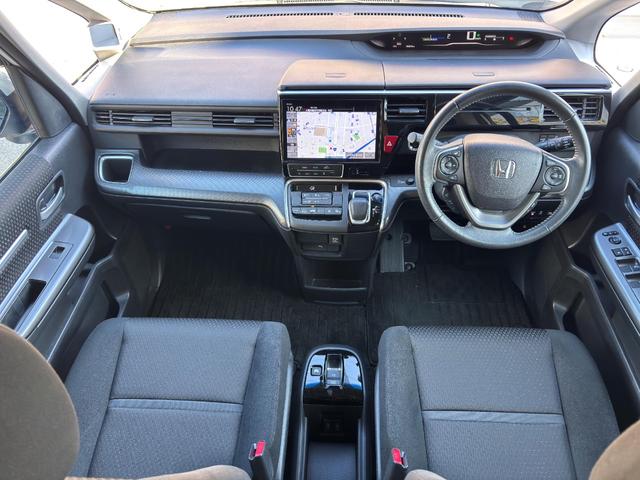 ステップワゴンスパーダ スパーダハイブリッド　Ｇ　ホンダセンシング　ワンオーナー車／ホンダセンシング／リアカメラ／ＥＴＣ／ドライブレコーダー／両側パワースライドドア／わくわくゲート／３列シート／スペアキー×２（6枚目）