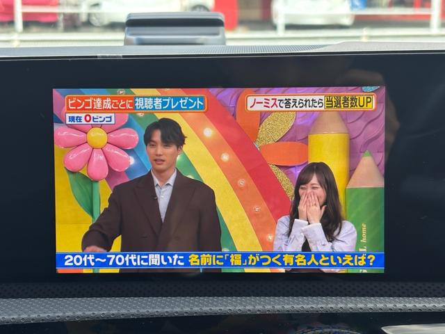 Ａクラス Ａ１８０　エディション１　５００台限定特別仕様車／ユーザーエクスペリエンス／レーダーセーフティＰＫＧ／純正ＡＭＧ１９ＡＷ／純正ナビ／フルセグ／全方位カメラ／ＥＴＣ２．０／フロント２脚メモリー機能付パワーシート＆シートヒーター（8枚目）