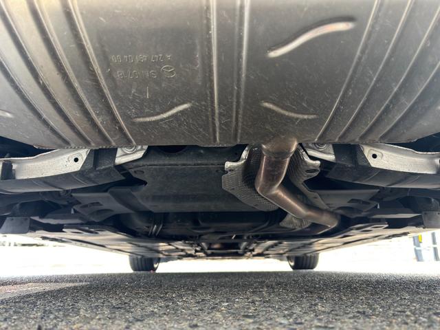 Ａクラス Ａ１８０　エディション１　５００台限定特別仕様車／ユーザーエクスペリエンス／レーダーセーフティＰＫＧ／純正ＡＭＧ１９ＡＷ／純正ナビ／フルセグ／全方位カメラ／ＥＴＣ２．０／フロント２脚メモリー機能付パワーシート＆シートヒーター（66枚目）