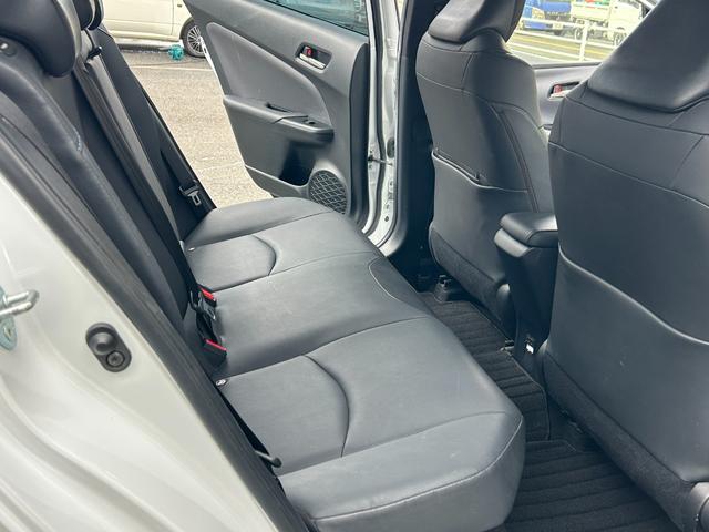 プリウス Ｓツーリングセレクション　ワンオーナー／禁煙／ユーザー買取／前後ドラレコ／ＥＴＣ／Ｒカメラ／ＧＰＳレーダー／ダウンサス／モデリスタフルエアロ／社外１９ＡＷ／セーフティセンス／社外セキュリティ（18枚目）