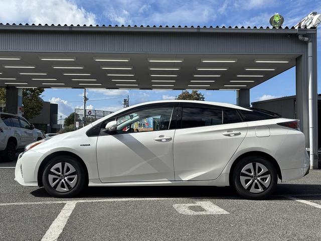 プリウス A ディーラーOPナビ/バックモニター/スマートキー/衝突軽減システム/レーンキーピング/レーダークルーズ/ETC/HUD/BSM/(13枚目)