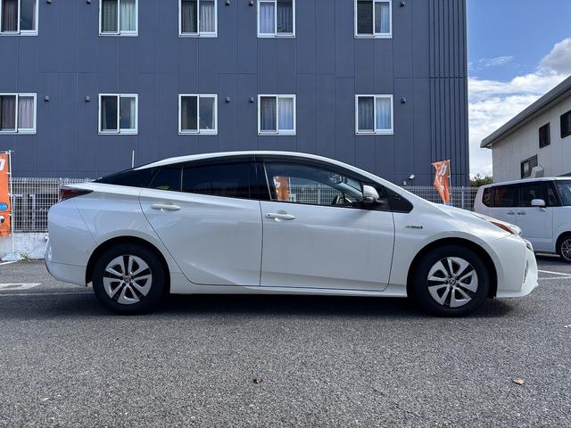 プリウス A ディーラーOPナビ/バックモニター/スマートキー/衝突軽減システム/レーンキーピング/レーダークルーズ/ETC/HUD/BSM/(15枚目)