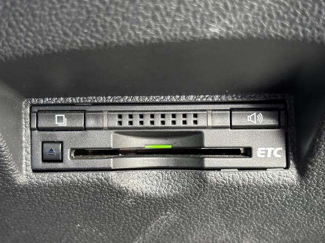 プリウス A ディーラーOPナビ/バックモニター/スマートキー/衝突軽減システム/レーンキーピング/レーダークルーズ/ETC/HUD/BSM/(27枚目)