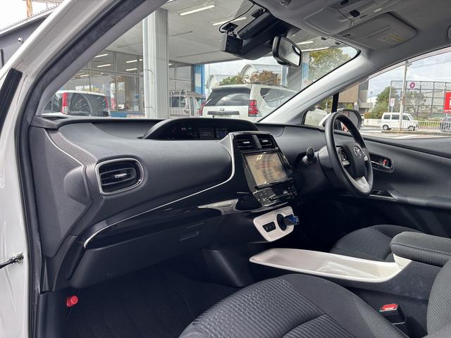 プリウス A ディーラーOPナビ/バックモニター/スマートキー/衝突軽減システム/レーンキーピング/レーダークルーズ/ETC/HUD/BSM/(34枚目)