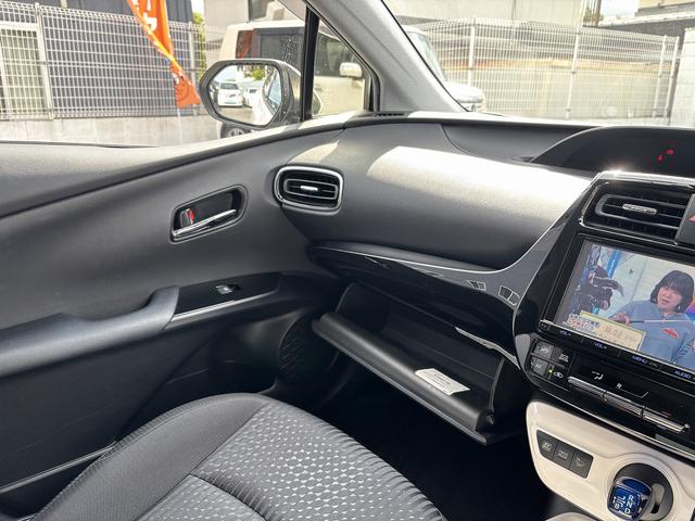 プリウス A ディーラーOPナビ/バックモニター/スマートキー/衝突軽減システム/レーンキーピング/レーダークルーズ/ETC/HUD/BSM/(41枚目)