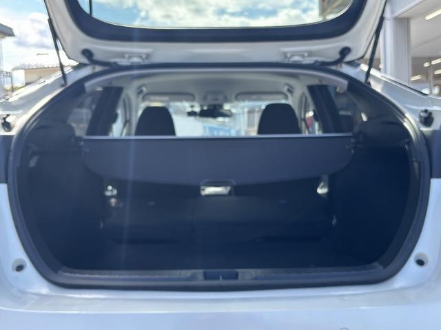 プリウス A ディーラーOPナビ/バックモニター/スマートキー/衝突軽減システム/レーンキーピング/レーダークルーズ/ETC/HUD/BSM/(43枚目)