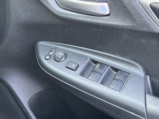 フィットハイブリッド Fパッケージ ワンオーナー/ディーラーOPナビ/バックモニター/電格ミラー/ETC/スマートキー2本/(25枚目)