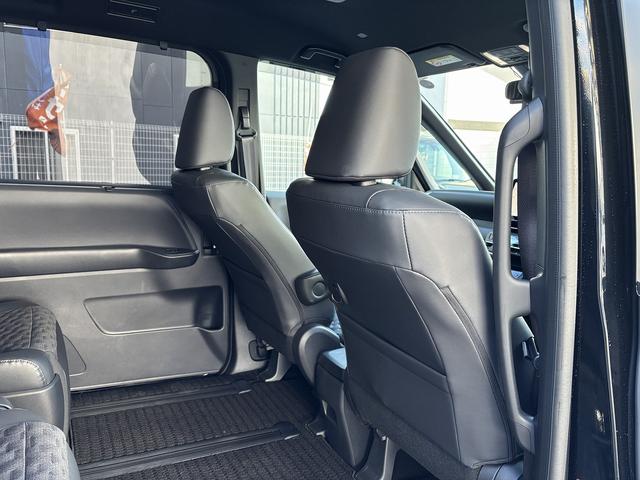 ヴォクシー Ｓ－Ｚ　ワンオーナー／１０．５インチディスプレイオーディオ／フリップダウンモニター／両側パワースライドドア／全周囲モニター／パワーバックドア／ユニバーサルステップ／レーダークルーズ／レーンキーピング／ＢＳＭ（41枚目）