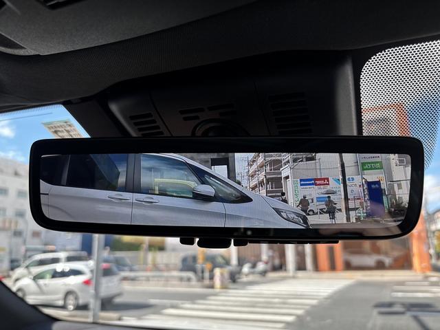 クラウンクロスオーバー ＲＳアドバンスド　１オーナー・禁煙車・ドライバーモニターカメラ・クルコン・Ｒカメラ・Ｆ席パワーシート・シートヒーターパワートランク・パドルシフト・電格ミラー・ＥＴＣ・スマートキー・純２１インチアルミ・純ＵＳＢ（13枚目）