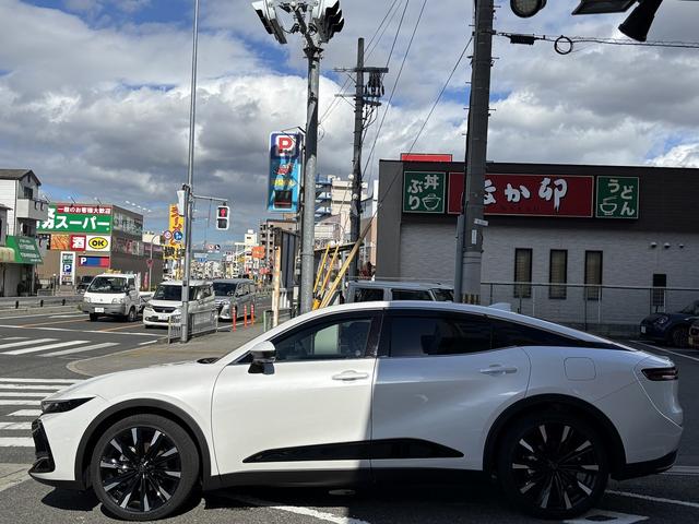 クラウンクロスオーバー ＲＳアドバンスド　１オーナー・禁煙車・ドライバーモニターカメラ・クルコン・Ｒカメラ・Ｆ席パワーシート・シートヒーターパワートランク・パドルシフト・電格ミラー・ＥＴＣ・スマートキー・純２１インチアルミ・純ＵＳＢ（64枚目）