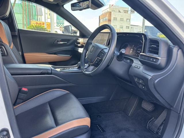 クラウンクロスオーバー ＲＳアドバンスド　１オーナー・禁煙車・ドライバーモニターカメラ・クルコン・Ｒカメラ・Ｆ席パワーシート・シートヒーターパワートランク・パドルシフト・電格ミラー・ＥＴＣ・スマートキー・純２１インチアルミ・純ＵＳＢ（66枚目）