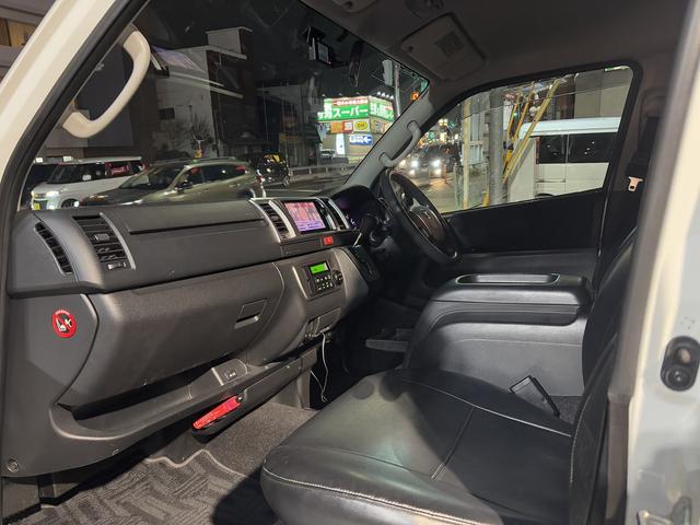ハイエースバン ロングスーパーGL 1オーナー・LEDヘッドランプ・ディーラーOPナビ・Rカメラ・スマートキー・電格ミラー(9枚目)