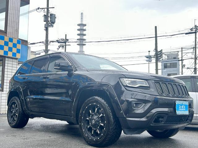 ジープ・グランドチェロキー アルティテュード　４ＷＤ　純正ナビＴＶ　バックカメラ　スマートキー２本　クリソナ　フロントカメラ　社外セキュリティ　社外スピーカー　コンビシート　Ｆ席Ｐシート　パドルシフト　ドラレコ　ＥＴＣ（9枚目）