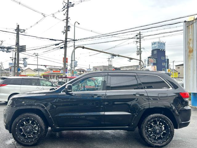 ジープ・グランドチェロキー アルティテュード　４ＷＤ　純正ナビＴＶ　バックカメラ　スマートキー２本　クリソナ　フロントカメラ　社外セキュリティ　社外スピーカー　コンビシート　Ｆ席Ｐシート　パドルシフト　ドラレコ　ＥＴＣ（35枚目）