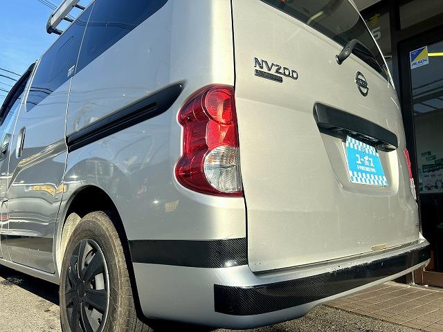 ＮＶ２００バネットバン ＶＸ　社外ナビＴＶ　社外センターコンソール　後付けデジタルミラー　小窓有　ルーフキャリア　Ｒシート積込　※構造変更乗車定員２名※（32枚目）