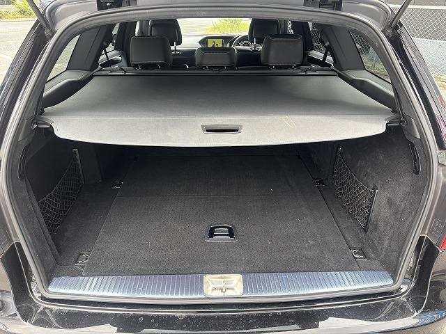 Ｅクラスステーションワゴン Ｅ２２０ブルーテック　ステーションワゴン　アバンＧ　メーカーＯＰナビ・バックカメラ・前席パワーシート・ルーフレール・シートヒーター・パワーバックドア・スマートキー２本・レーンキーピング・衝突軽減システム・ＢＳＭ・ＬＥＤヘッドライト・クリアランスソナー（27枚目）