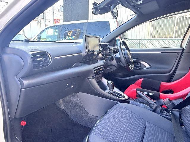 ヤリス Ｚ　ワンオーナー・スマートキー２本・ＤＡ（ナビ・ＴＶ）・ＧＲスポーツエアロ・運転席のみＢＲＩＤＥシート・外マフラ－・ＵＳＢ純・レーンキーピング・レーダークルーズ・ＥＴＣ２．０・Ｒカメラ（11枚目）