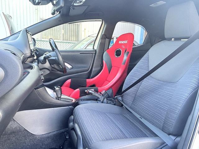 ヤリス Ｚ　ワンオーナー・スマートキー２本・ＤＡ（ナビ・ＴＶ）・ＧＲスポーツエアロ・運転席のみＢＲＩＤＥシート・外マフラ－・ＵＳＢ純・レーンキーピング・レーダークルーズ・ＥＴＣ２．０・Ｒカメラ（15枚目）