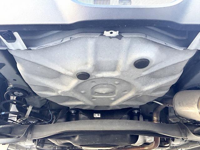 ヤリス Ｚ　ワンオーナー・スマートキー２本・ＤＡ（ナビ・ＴＶ）・ＧＲスポーツエアロ・運転席のみＢＲＩＤＥシート・外マフラ－・ＵＳＢ純・レーンキーピング・レーダークルーズ・ＥＴＣ２．０・Ｒカメラ（43枚目）